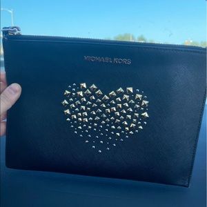 Xl Michael Kors wristlet